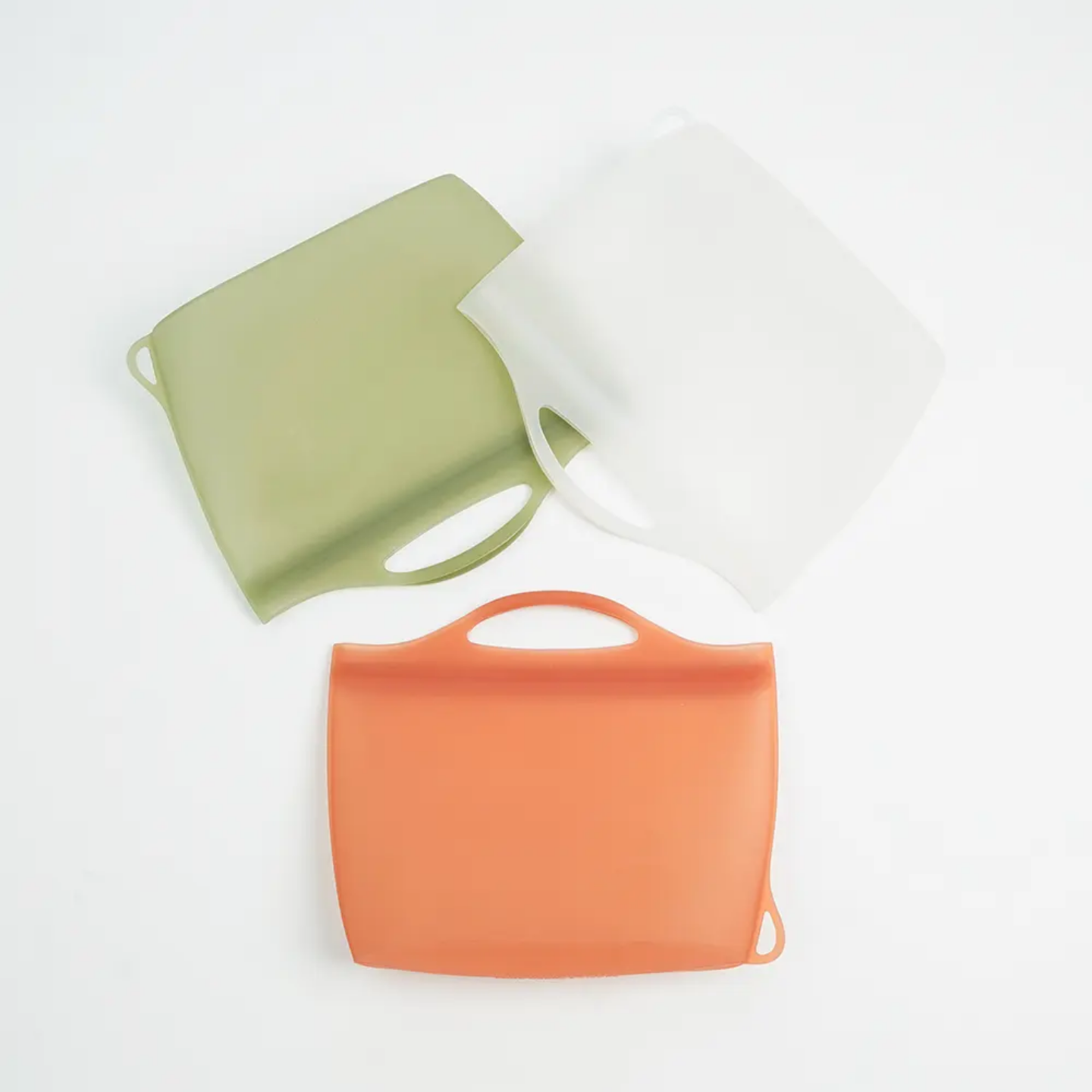 Leakproof silicone bag for food storage, reusable and eco-friendly. Ideal for kitchen and travel use, keeping liquids and solids secure without spills.